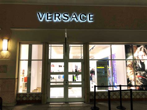 versace sample sale orlando|Center Map Featuring Versace at Orlando Vineland Premium .